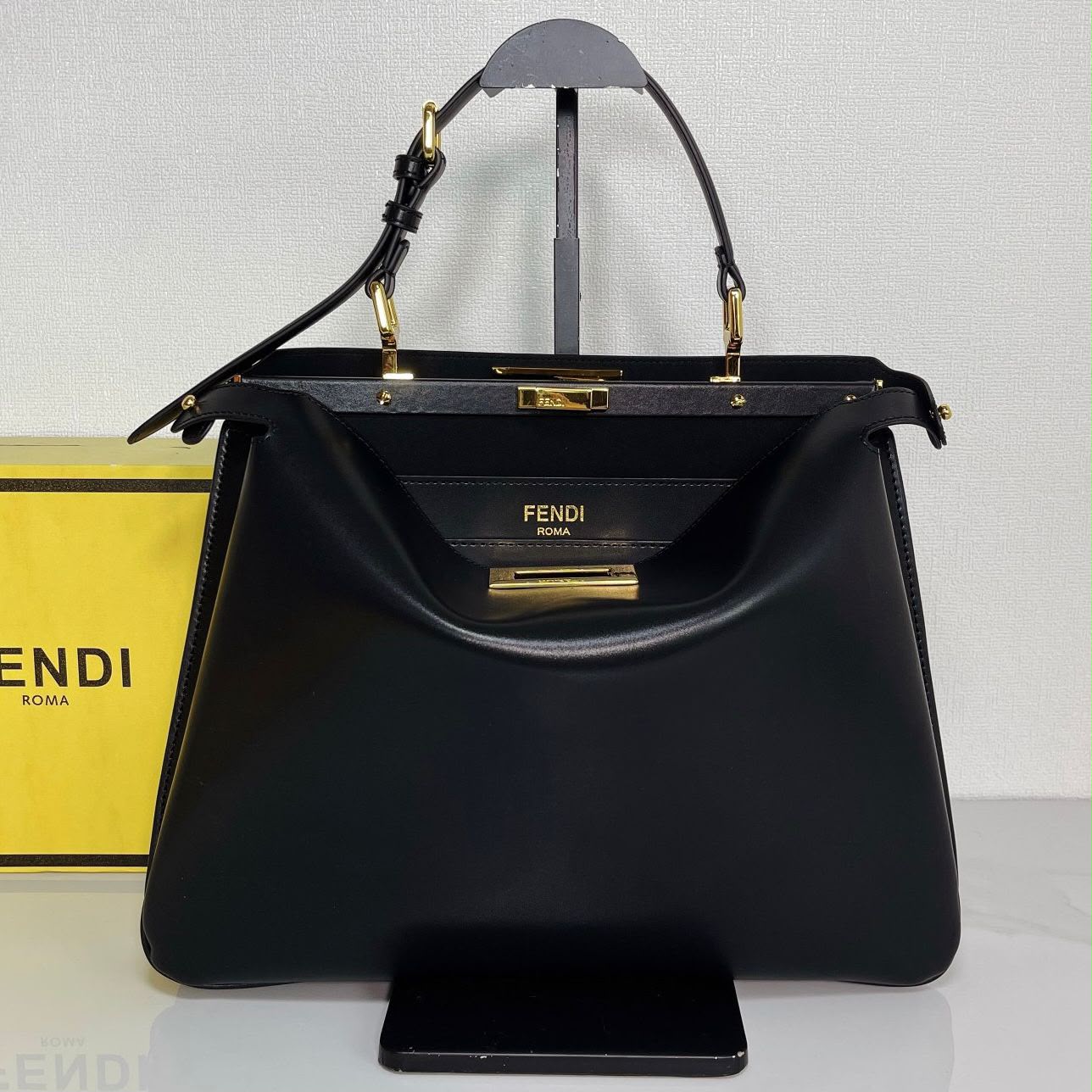 Black Fendi style gold chain shoulder bag 36 cm