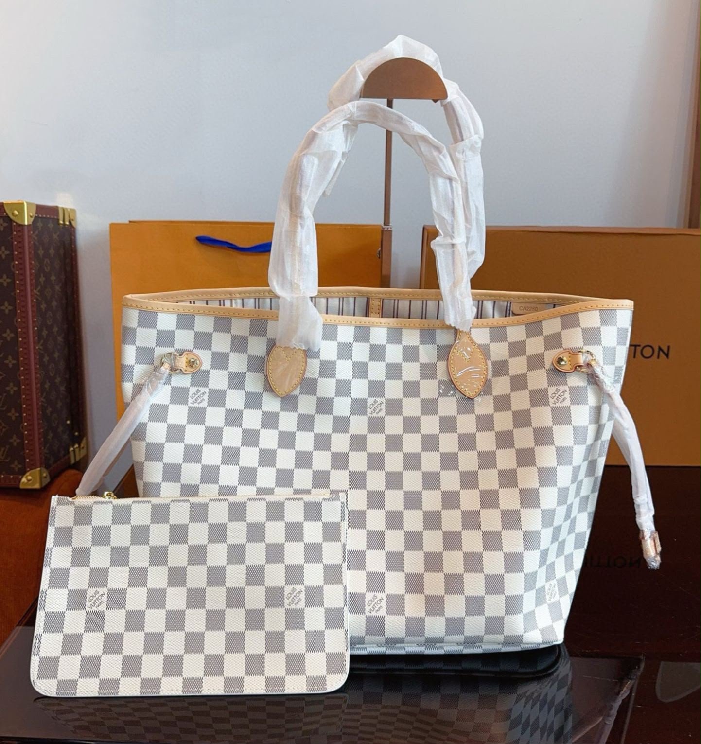 Luxury Checkered Tote Bag with Matching Pouch for Women