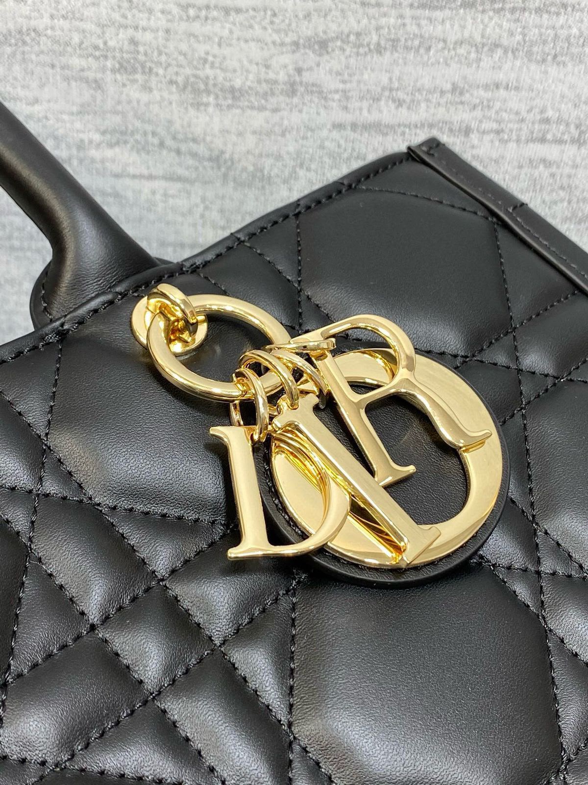 Luxury Quilted Black Tote Bag –  Premium Handbag