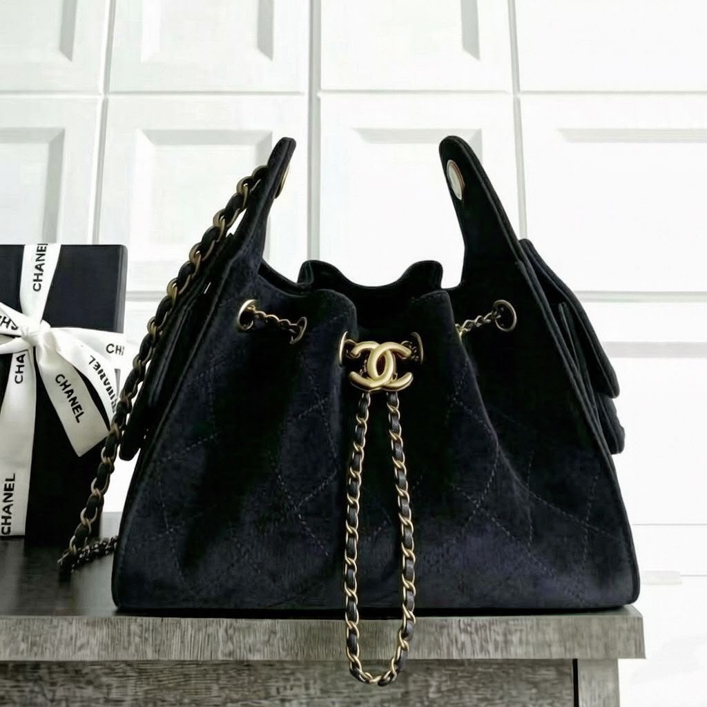 Quilted Drawstring Bucket Bag 28 cm - Black