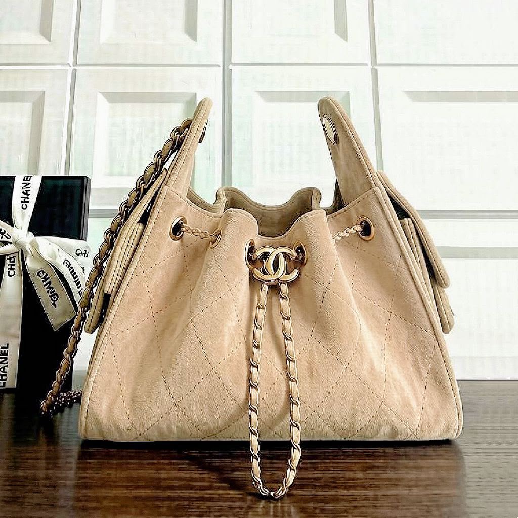 Quilted Drawstring Bucket Bag 28 cm - Beige