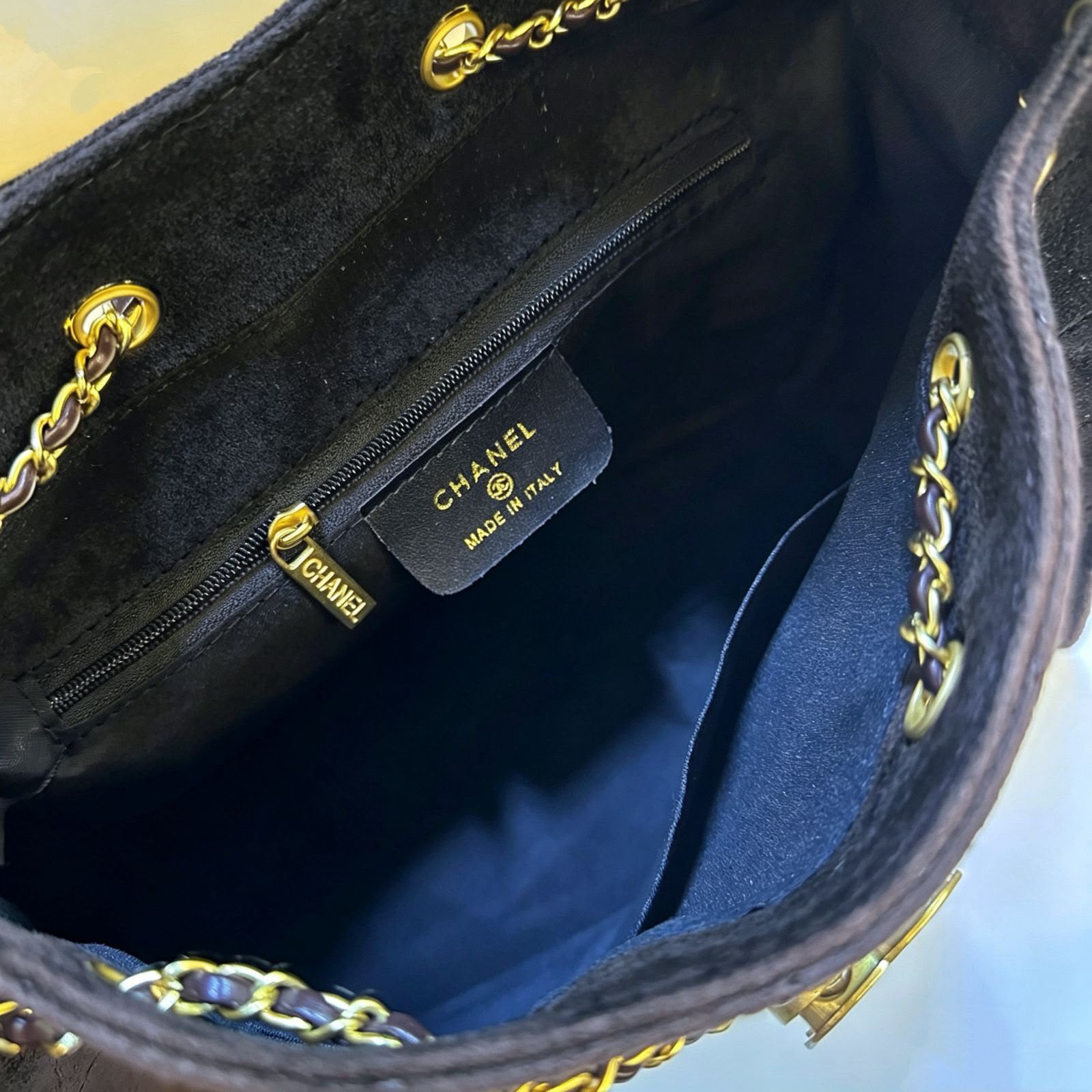 Quilted Drawstring Bucket Bag 28 cm