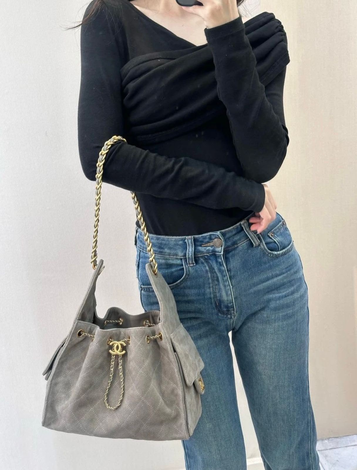 Quilted Drawstring Bucket Bag 28 cm